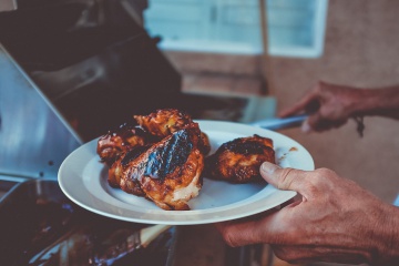 California Balsamic Chicken with Avocado and Mozzarella